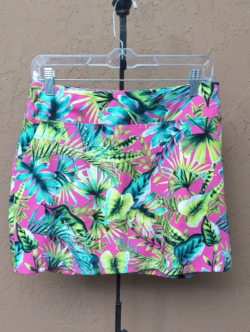 Tommy Bahama Golf Women's Pink Tropical Print Skort Size Medium